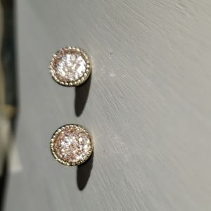 Beautiful sparkly rosegold stud earrings